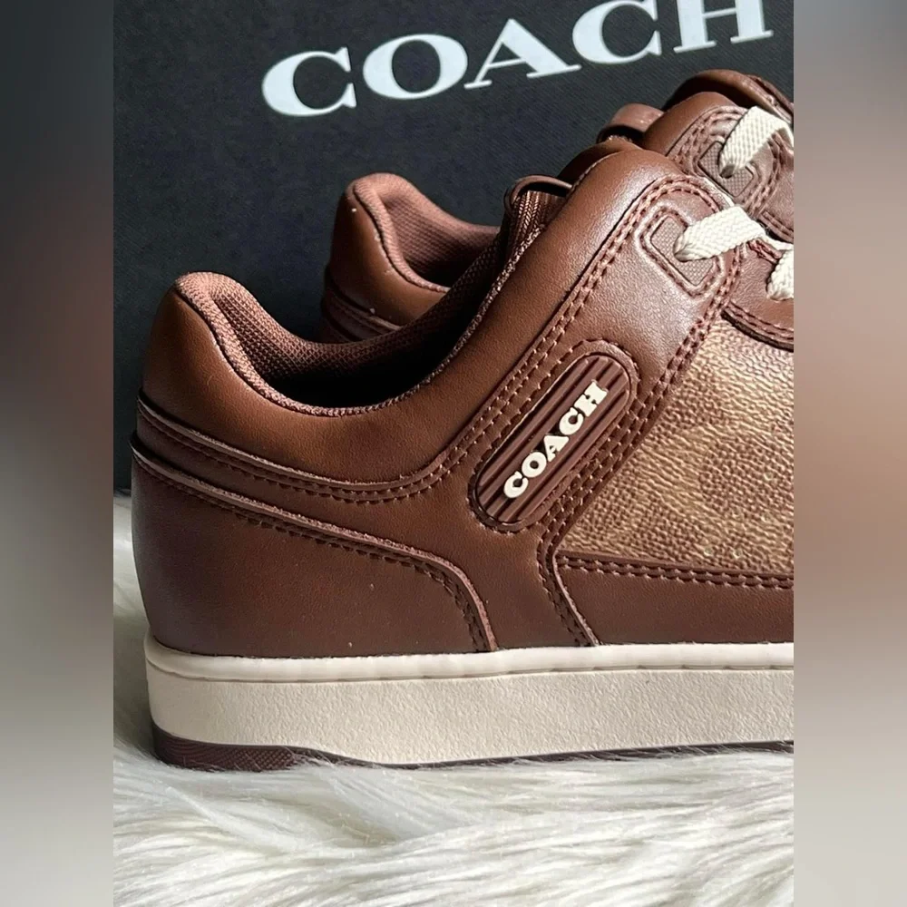 C201 - Coach Sneaker in Signature Canvas - Picture 5 of 14